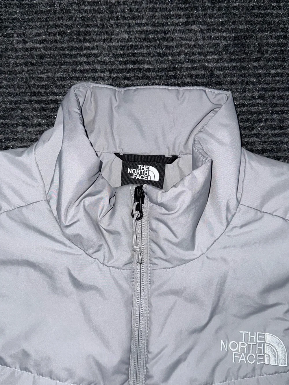 The North Face NWOT Mens Small Junction Gray Full Zip Insulated Vest Zip Pockets